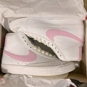 Nike Blazer Mid’ 77